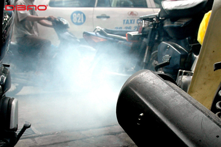 Cần cẩn thận khi thấy pô xe máy nhả khói trắng đen